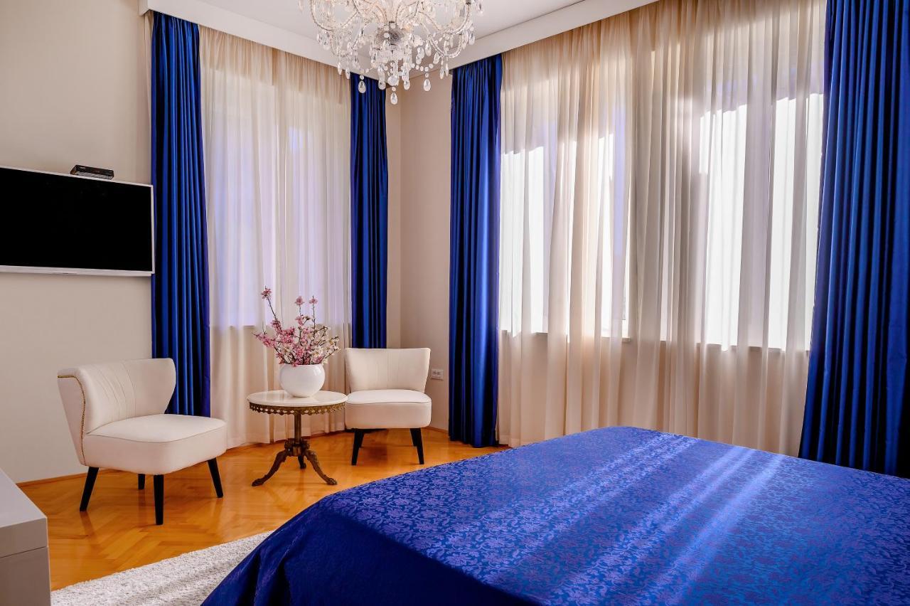Palace Schoen Milesi - Esense Of Prestige - Private Pool - Free Parking - Old Money Style Luxury Rooms - Walking Distance To The Old Town, The Beach And All Amenities - Buralux Properties Spalato Esterno foto