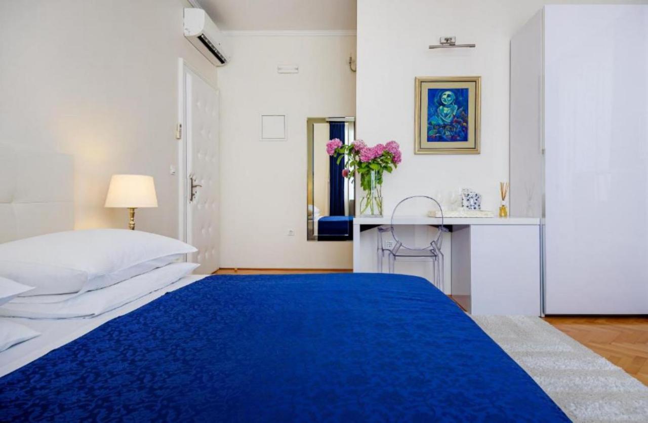 Palace Schoen Milesi - Esense Of Prestige - Private Pool - Free Parking - Old Money Style Luxury Rooms - Walking Distance To The Old Town, The Beach And All Amenities - Buralux Properties Spalato Esterno foto